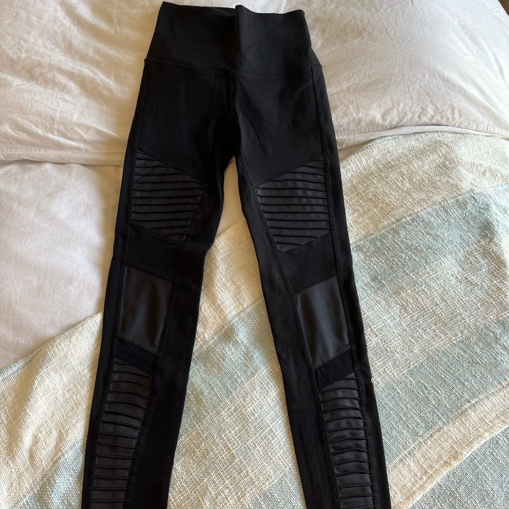 Alo yoga motto leggings